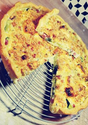 Une photo de Quiche courgettes, dés de jambon, vache kiri