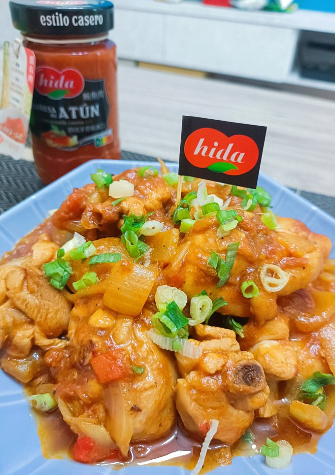 番茄洋蔥燉雞腿肉 的食譜成品照片