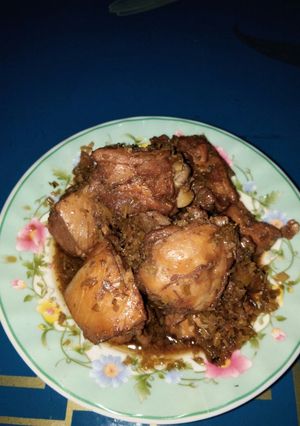 Hình của món Gà kho sả ớt.