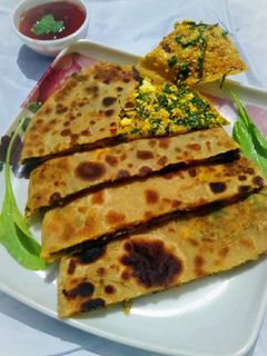 સ્ટફ પાલક પનીર પરાઠા રેસીપી મુખ્ય ફોટો