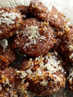 A picture of Dates & Oats No-Bake Cookies.
