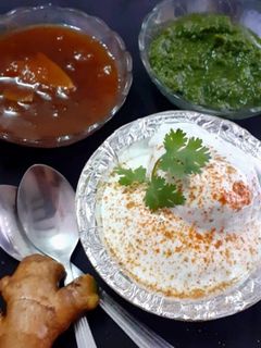 दही भल्ले (dahi bhalle recipe in Hindi) रेसिपी मुख्य फोटो