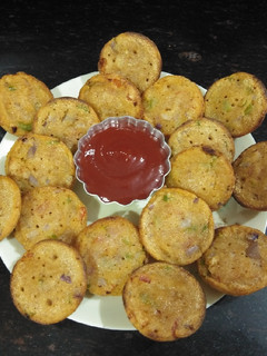 A picture of Veg Rava Appam/appe.