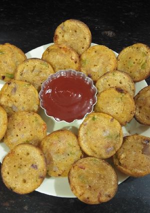 A picture of Veg Rava Appam/appe.