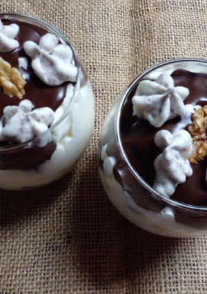 Una foto de Postres en vaso "Lucía" 💖💖