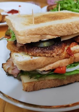A picture of Club Sandwich (Easy and Fast).