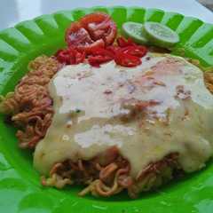 รูปของ Martabak mie siram mozarella
