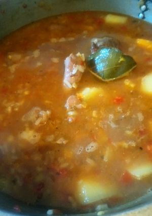 Una foto de Estofado con menudos de pollo y verduras