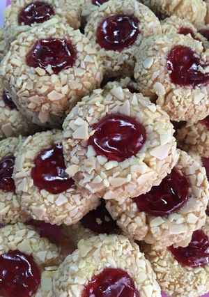 Foto resep Thumbprint almond cookies