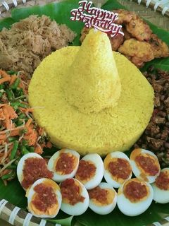 Foto resep Nasi kuning rice cooker