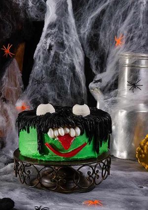 Una foto de Tarta "Monstruo Halloween" con colorantes paso a paso