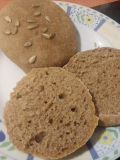 Una foto de Pan de hamburguesa de harina de espelta