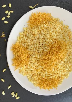 સેવ મમરા (Sev Mamara Recipe In Gujarati) રેસીપી મુખ્ય ફોટો