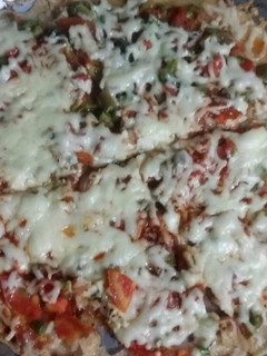 पिज़्ज़ा पराठा (Pizza paratha recipe in hindi) रेसिपी मुख्य फोटो
