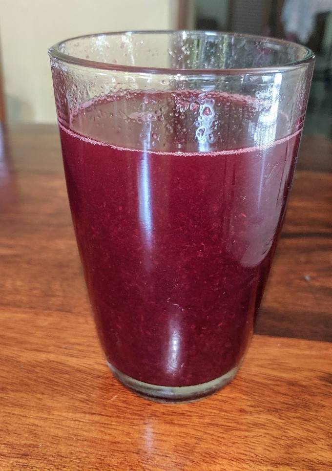 A picture of Grape juice.