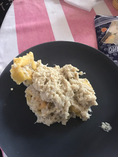 Una foto de Tortelloni de berenjena y mozzarella con coliflor y cuatro queso