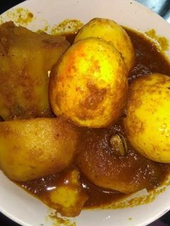 ডিম কষা(dim kosha recipe in Bengali) রেসিপির প্রধান ছবি