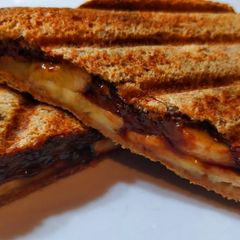A picture of Banana Choco Sandwich.