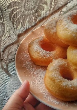 A picture of Drama Doughnuts.