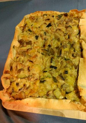 Una foto de Quiche de verduras y champiñones