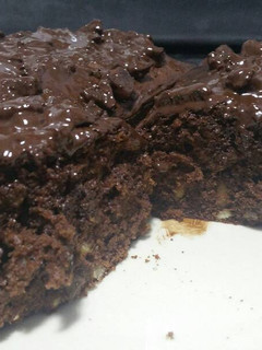 Una foto de Bizcocho rápido de chocolate y jengibre para levantar los ánimos