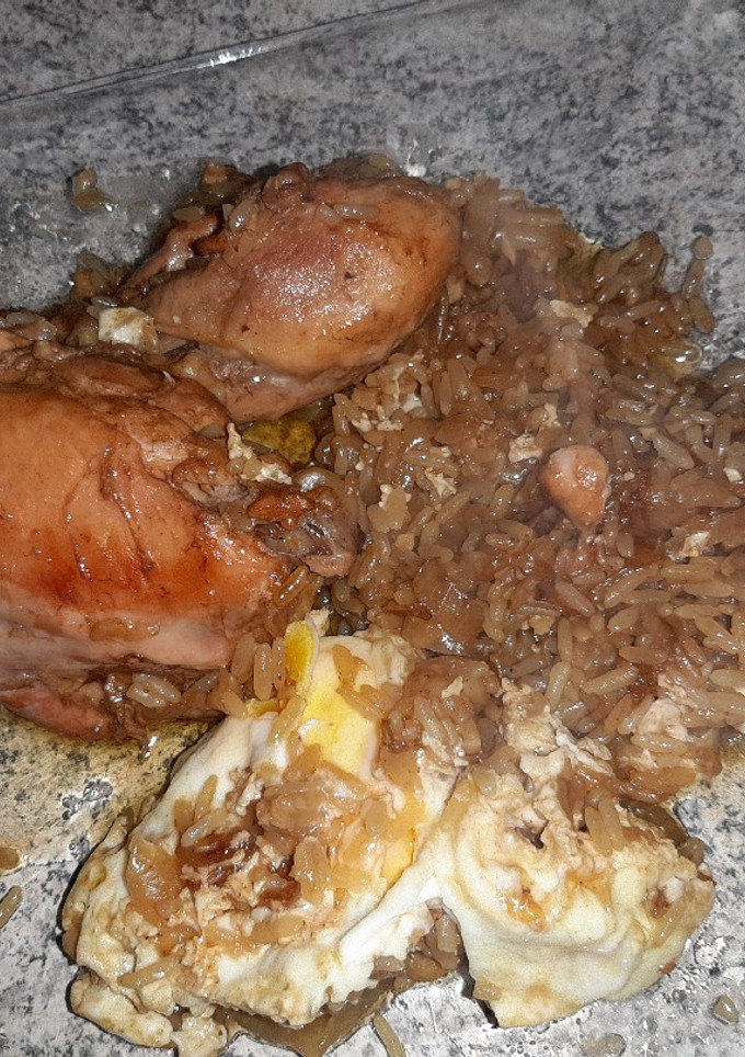 Una foto de Pollo a la olla con arroz