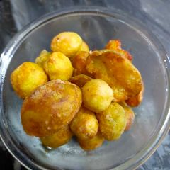 A picture of Deep Fried Baby Potatoes With Corn Flour.