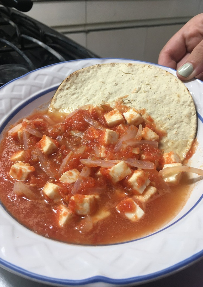 Una foto de Queso panela en salsa
