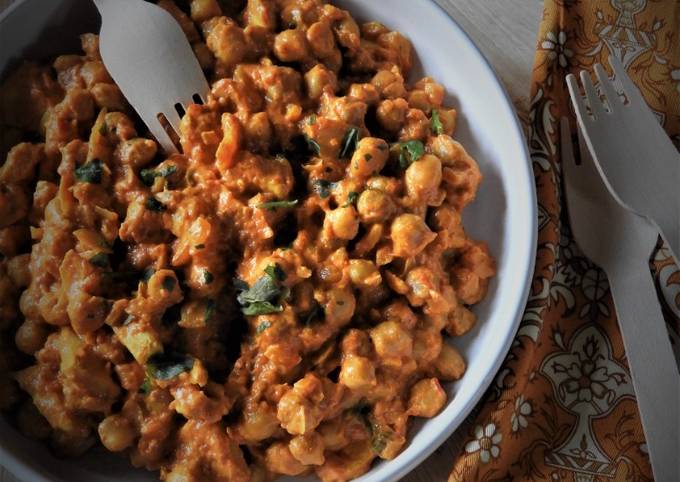 Curry de pois chiche et poulet au lait de coco de Viviane / Quoi qu'on