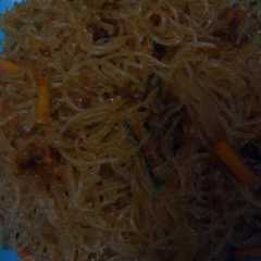 A picture of Bihun goreng pedas.