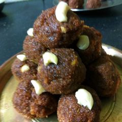 A picture of Gajar ke laddoo.
