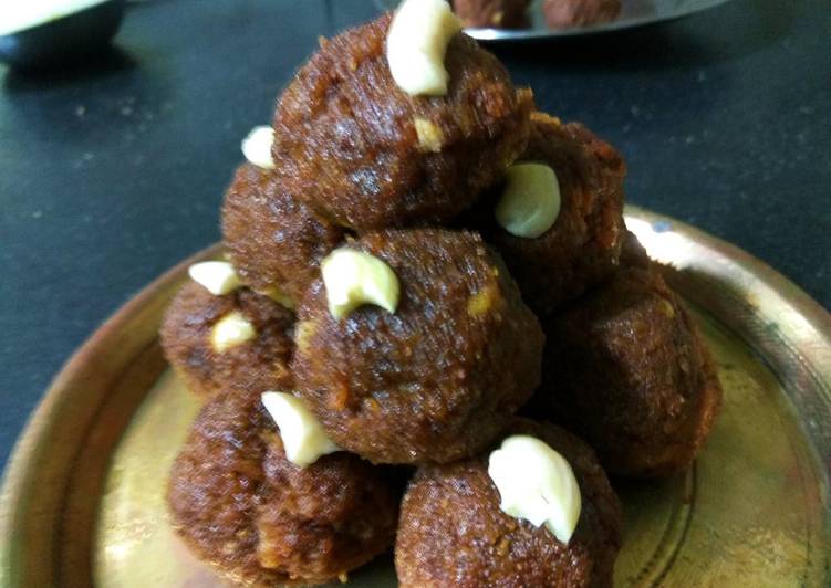 Recipe: Appetizing Gajar ke laddoo