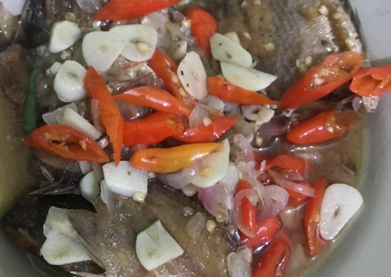 Ikan asin biawan masak asam