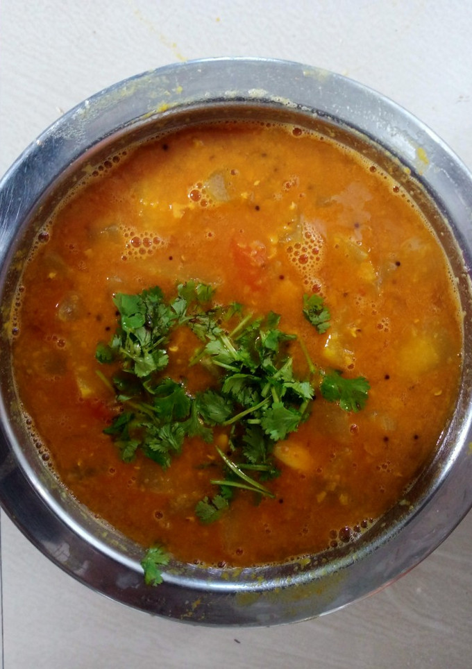 சுரைக்காய் சாம்பார் (Suraikkai sambar recipe in tamil) செய்முறை முக்கிய புகைப்படம்