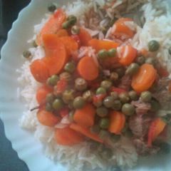 A picture of Peas stew and rice.