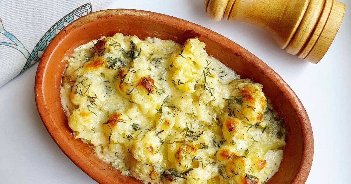 Цветная капуста запеченная в соусе бешамель. Запеканка с цветной капустой. Цветная капуста под сыром. Цветная капуста запеченная с сыром. Запеканка с цветной капустой.