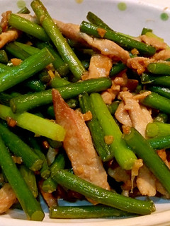 蒜台炒肉絲 的食譜成品照片