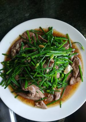 รูปของ ผัดดอกกุยช่ายตับไก่