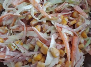Una foto de Coleslaw