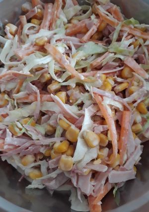Una foto de Coleslaw