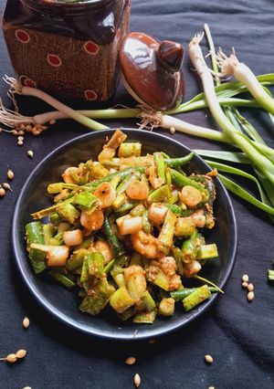 हरा लहसुन का अचार रेसिपी मुख्य फोटो