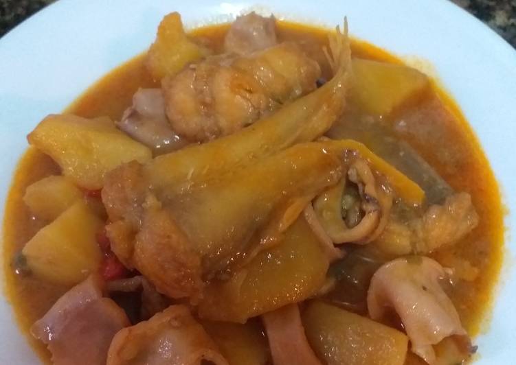 Rape con calamares y patatas