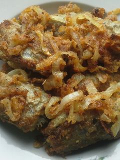 Фото Жареная рыба с луком.