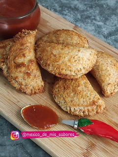 Una foto de EMPANADAS DE QUESO, CON PAN DE MOLDE 🍞🤯