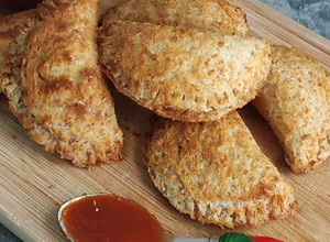 Una foto de EMPANADAS DE QUESO, CON PAN DE MOLDE 🍞🤯