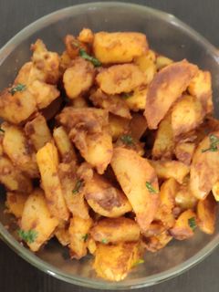 பேக்டு பொட்டேட்டோ  (Baked potato recipe in tamil) செய்முறை முக்கிய புகைப்படம்