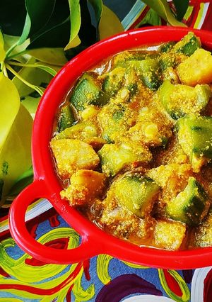 ঝিঙ্গে আলু্ পোস্ত (jhinge aloo posto recipe in Bengali) রেসিপির প্রধান ছবি