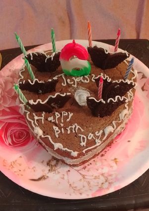 बर्थडे पार्टी केक (Birthday Party cake recipe in Hindi) रेसिपी मुख्य फोटो