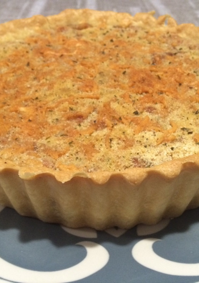 Una foto de Quiche de pollo con jamón (Tarta salada)