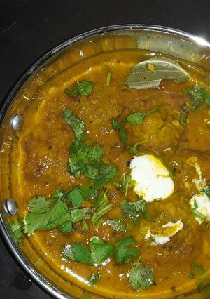 A picture of Matar kofta curry. 😋.